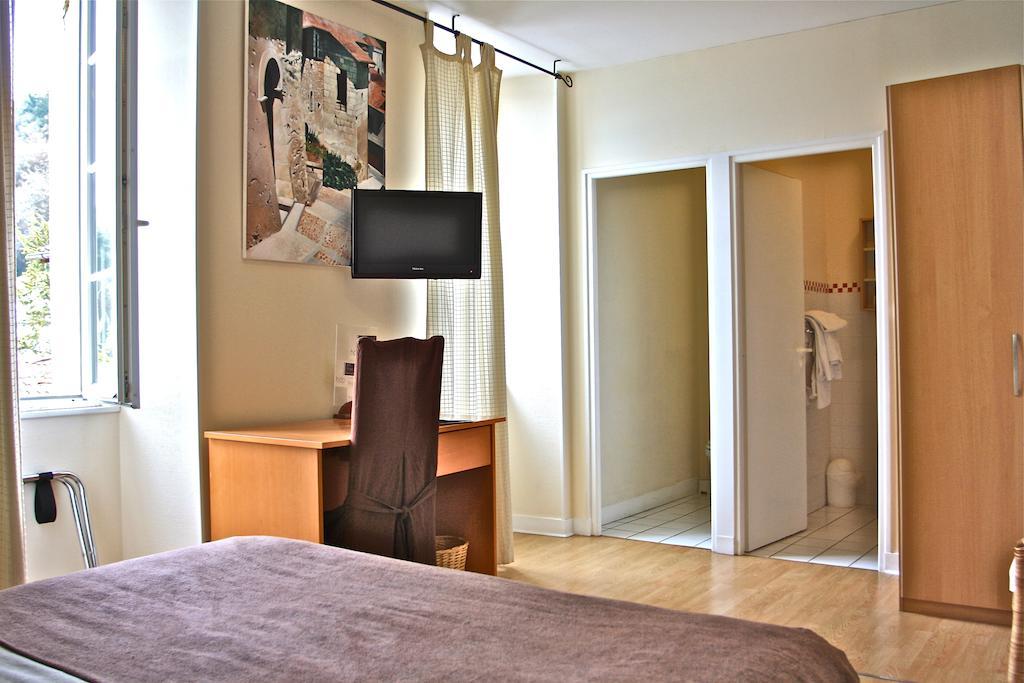 L'Hotel Du Perigord Aubeterre-sur-Dronne Room photo